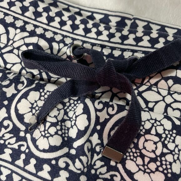 Croft & Barrow Size Medium Stretch Skort With Pockets Navy Blue & White - Picture 3 of 6